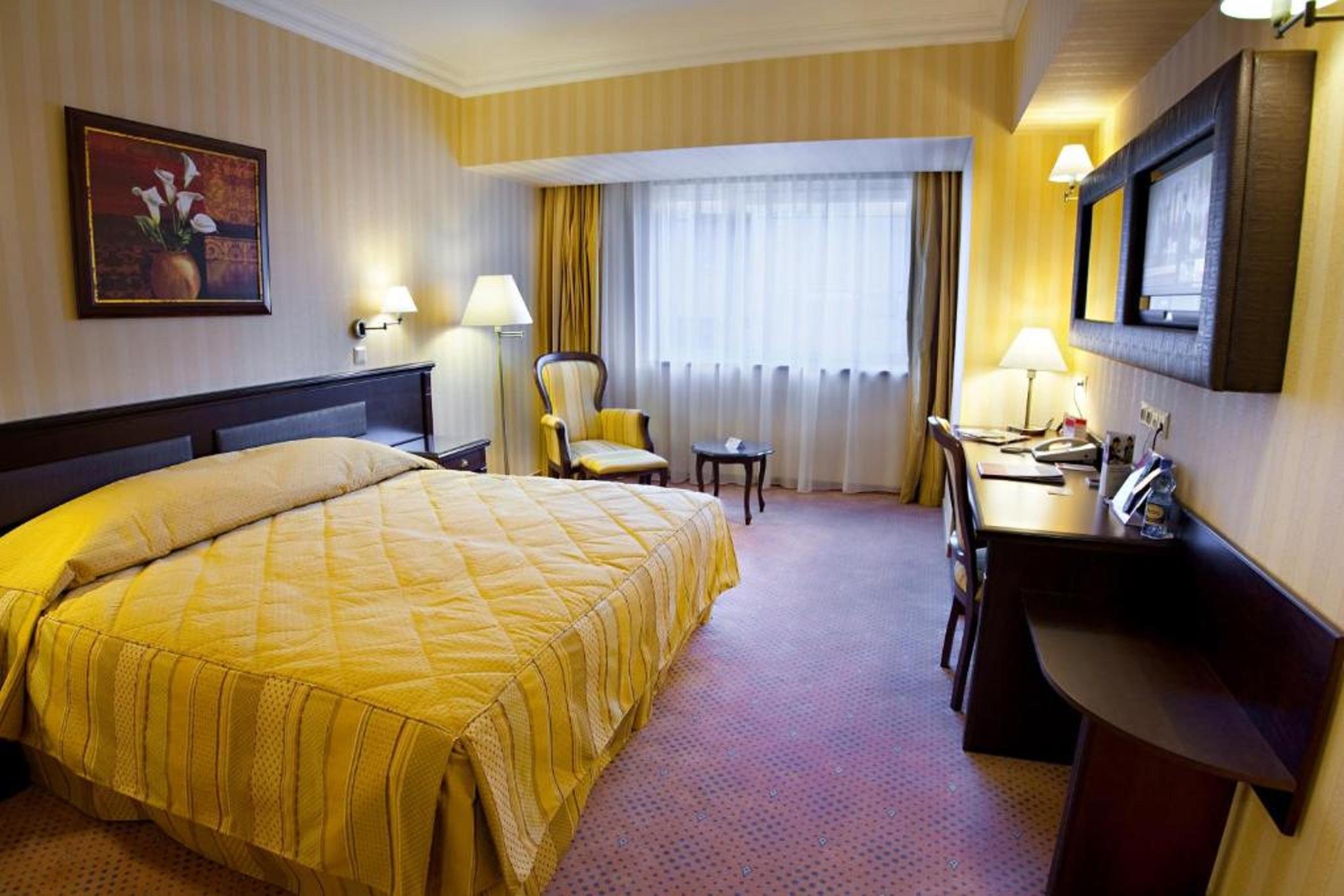 Ramada Hotel & Suites By Wyndham Bucharest North Exterior photo