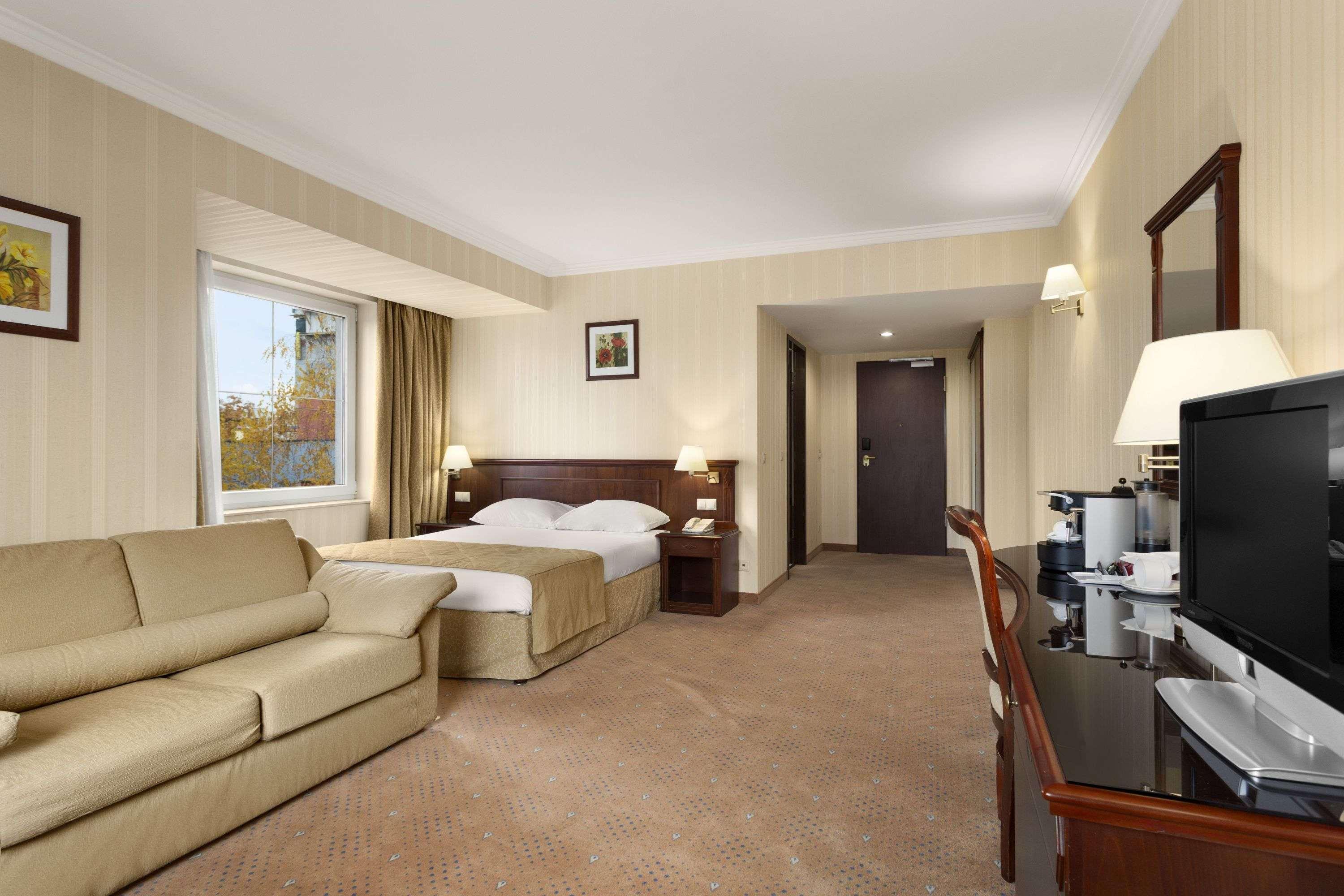 Ramada Hotel & Suites By Wyndham Bucharest North Exterior photo