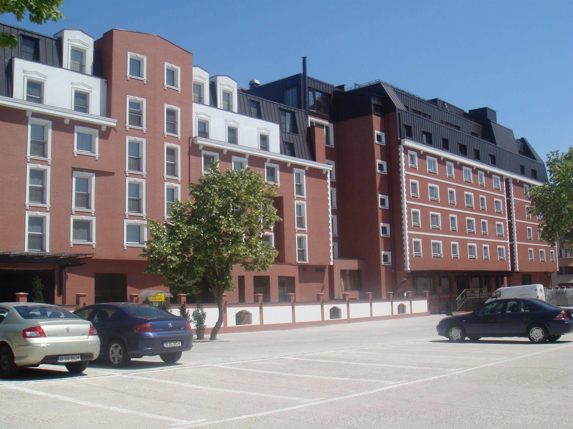 Ramada Hotel & Suites By Wyndham Bucharest North Exterior photo